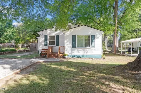 116 W Mciver St, Zebulon, NC 27597