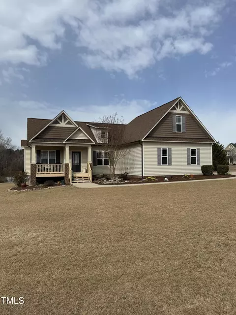 194 Wood Valley Dr, Four Oaks, NC 27524