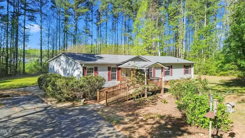 4500 Governor Hunt St, Efland, NC 27243