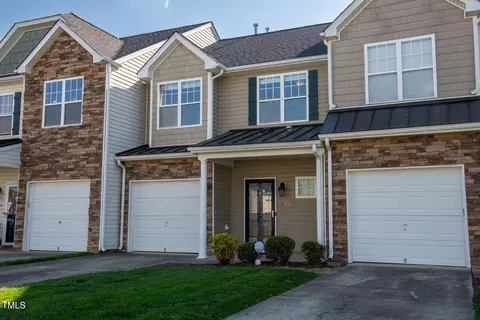 6852 Derby Run Dr, Whitsett, NC 27377