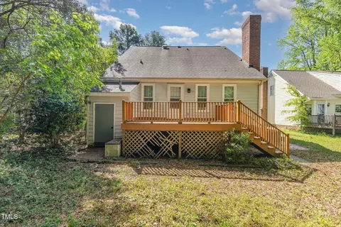 Exterior - 3109 E Folkestone Pl, Raleigh, NC 27604 photo 8 of 9