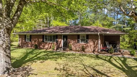 906 Circle Dr, Creedmoor, NC 27522