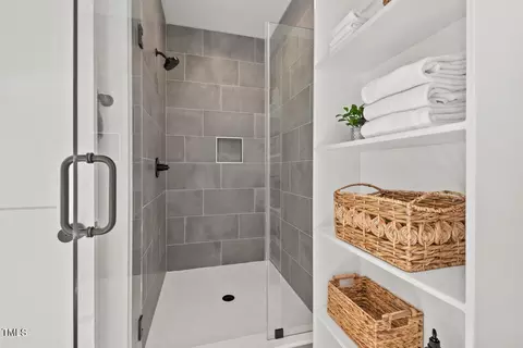 Bath - 2019 James St, Durham, NC 27707 photo 3 of 8