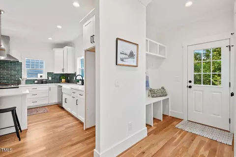 Entry Way - 2019 James St, Durham, NC 27707 photo 2 of 5