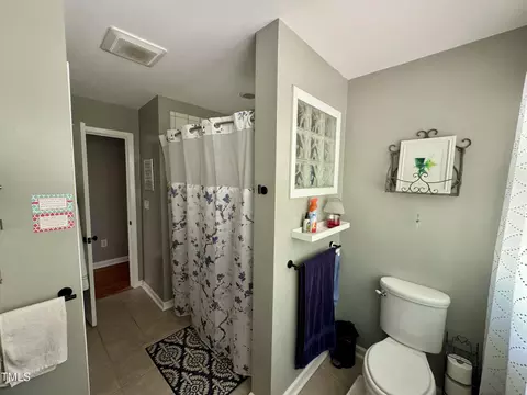 Bath - 1102 Poplar Ave, Garner, NC 27529 photo 2 of 2