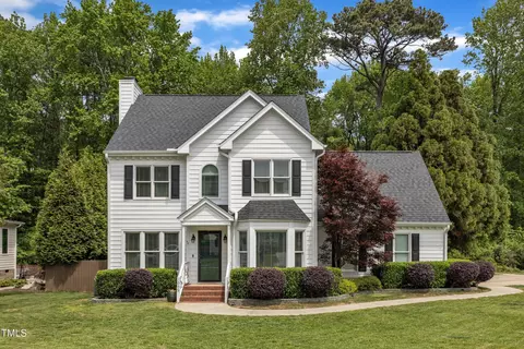 1005 Thorncroft Ln, Apex, NC 27502