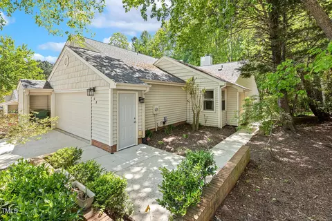 108 Woodglen Dr, Cary, NC 27518