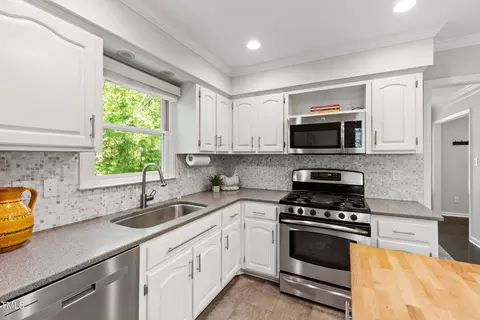 Kitchen - 213 Beechtree Dr, Cary, NC 27513 photo 5 of 6