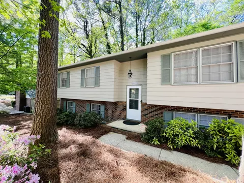 1209 Shincliffe Ct, Cary, NC 27511