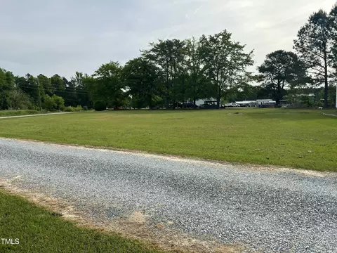 1331 Nixon Rd, Autryville, NC 28318