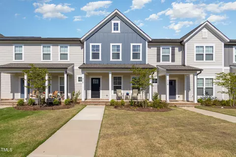 717 Silo Park Dr, Wake Forest, NC 27587