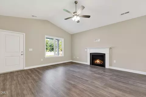 411 E First St, Kenly, NC 27542 photo 8