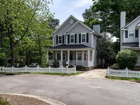 207 Reedhaven Dr, Cary, NC 27513