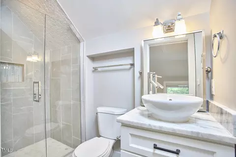 Bath - 918 Orient St, Durham, NC 27701 photo 7 of 8