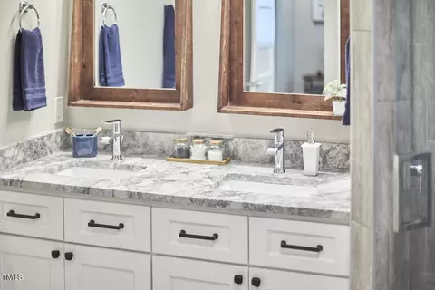 Bath - 918 Orient St, Durham, NC 27701 photo 5 of 8