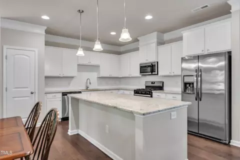 Kitchen - 1230 Wingstem Pl, Raleigh, NC 27607 photo 4 of 6