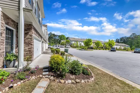 Exterior - 1230 Wingstem Pl, Raleigh, NC 27607 photo 4 of 10