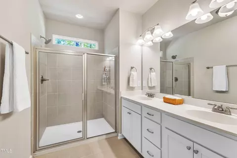 Bath - 1230 Wingstem Pl, Raleigh, NC 27607 photo 2 of 3