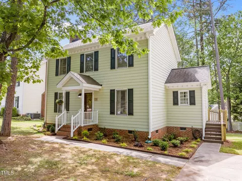 200 Wood Hollow Dr, Cary, NC 27513