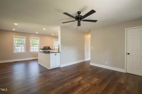 101 Pine St, Dunn, NC 28334 photo 6