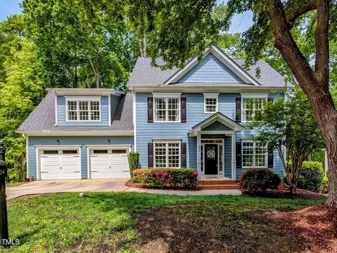 204 Flint Point Ln, Holly Springs, NC 27540