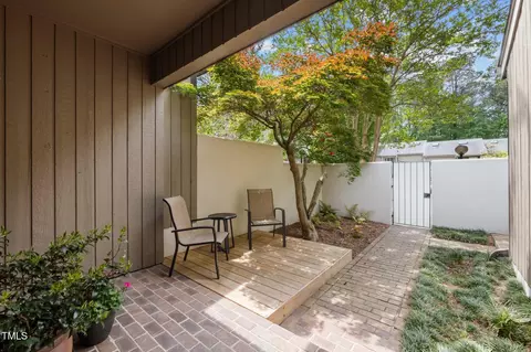 3 Waltham Pl, Chapel Hill, NC 27517