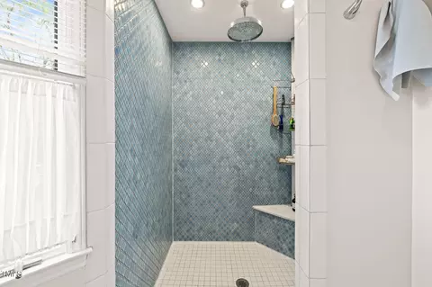 Bath - 1024 W Markham Ave, Durham, NC 27701 photo 2 of 4