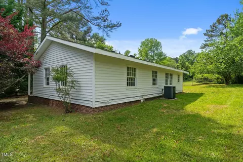 Exterior - 108 Deepwood Cir, Garner, NC 27529 photo 6 of 7