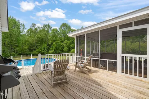Exterior - 140 Crystal Pl, Benson, NC 27504 photo 7 of 13