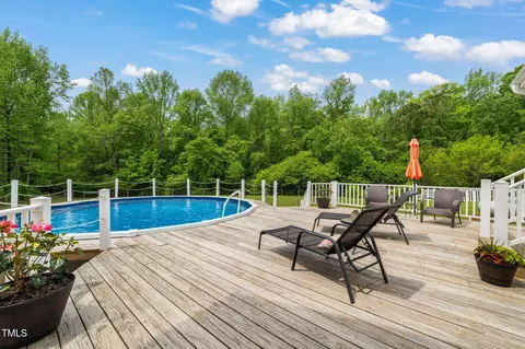 Exterior - 140 Crystal Pl, Benson, NC 27504 photo 8 of 13
