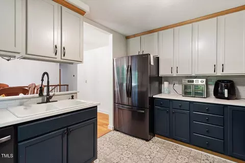 Kitchen - 104 Argyle Ct, Garner, NC 27529 photo 3 of 4