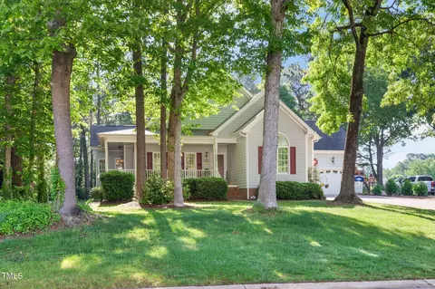 304 Parkridge Dr, Clayton, NC 27527