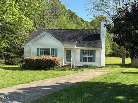 409 Vista Springs Cir, Holly Springs, NC 27540