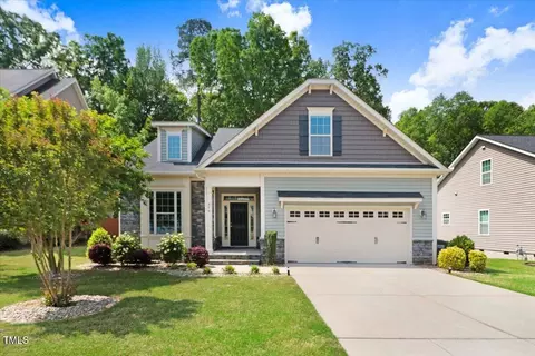 494 Mulberry Banks Dr, Clayton, NC 27527