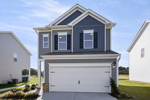 152 Bruce Dr, Dunn, NC 28334