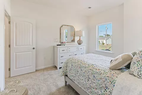 Bedroom - 152 Bruce Dr, Dunn, NC 28334 photo 4 of 5