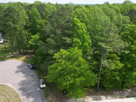 2712 Homestead Forest Rd, Zebulon, NC 27597