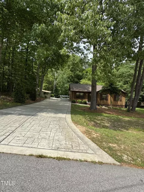 5601 Plum Nearly Ct, Raleigh, NC 27610