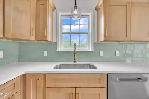 Kitchen - 112 Edmondson Dr, Willow Spring, NC 27592 photo 4 of 5