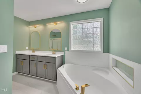 Bath - 112 Edmondson Dr, Willow Spring, NC 27592 photo 1 of 4