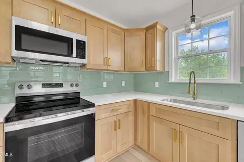 Kitchen - 112 Edmondson Dr, Willow Spring, NC 27592 photo 2 of 5
