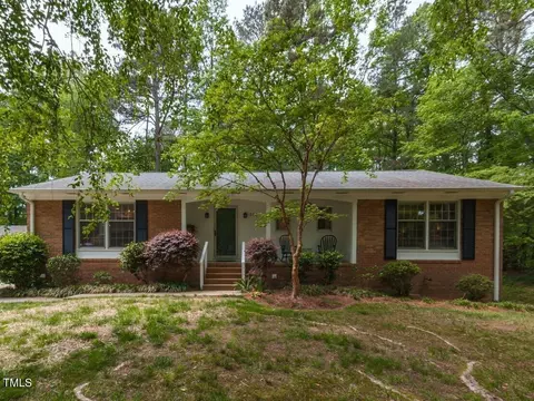 508 Colony Woods Dr, Chapel Hill, NC 27517