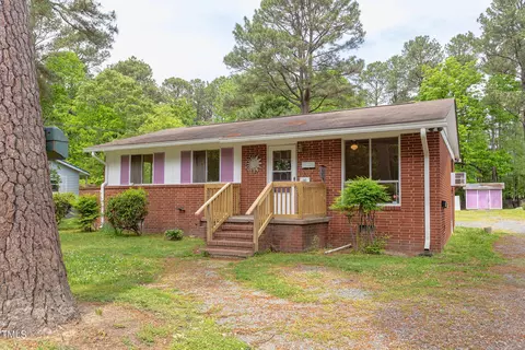 107 Glosson Cir, Carrboro, NC 27510