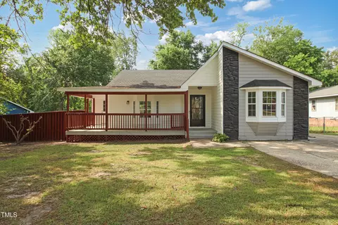 108 Carmichael Ln, Spring Lake, NC 28390