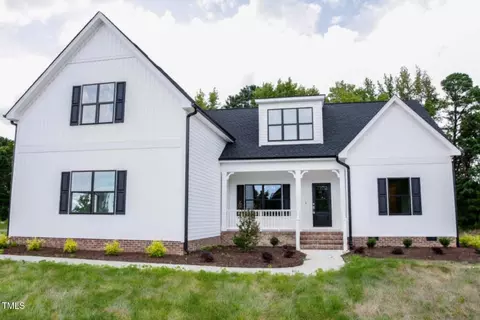 155 Diamond Creek Dr, Zebulon, NC 27597