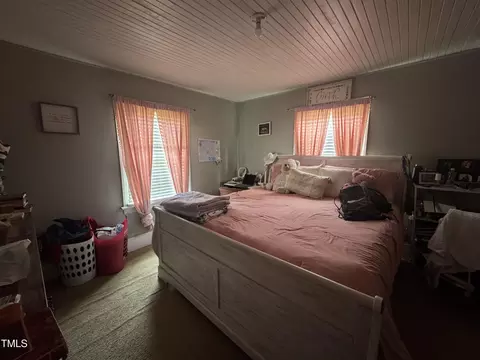 Bedroom - 514 E Lee St, Smithfield, NC 27577 photo 2 of 3