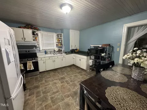 Kitchen - 514 E Lee St, Smithfield, NC 27577 photo 1 of 2