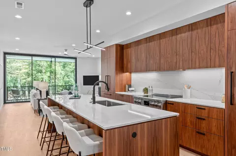 511 S Bloodworth St #102, Raleigh, NC 27601