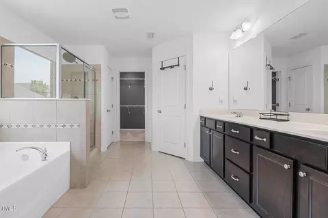 Entry Way - 311 Windrush Ln, Durham, NC 27703 photo 4 of 4