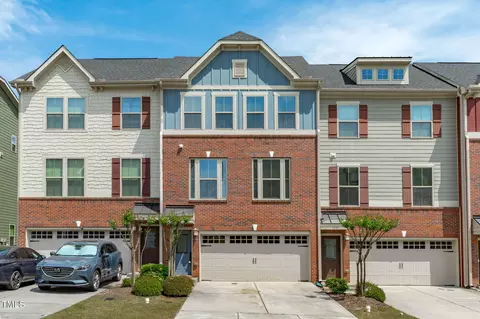 1043 Brownsmith Dr, Apex, NC 27502